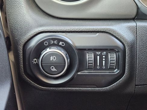 Used 2020 Jeep Gladiator Sport AWD/4WD image 24