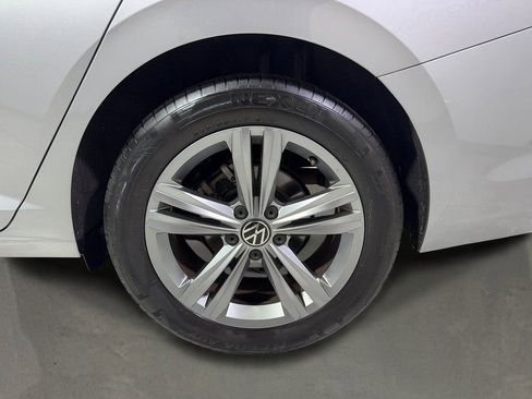 Used 2024 Volkswagen Jetta SE image 46