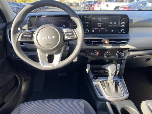New 2026 Kia Seltos LX image 8