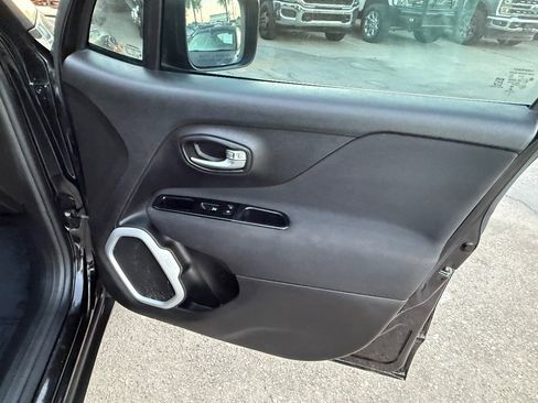 Used 2021 Jeep Renegade Sport image 13