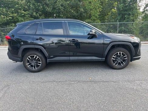 Used 2019 Toyota RAV4 XLE AWD/4WD image 12
