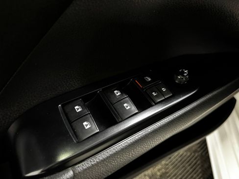 Used 2019 Toyota Camry FWD image 23