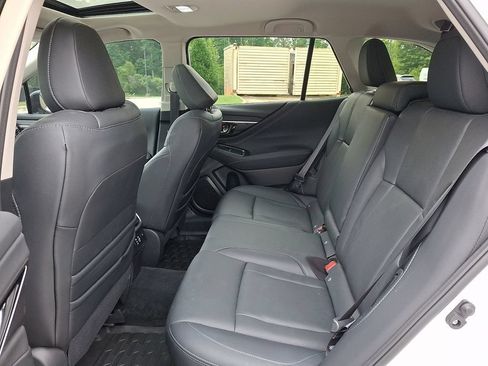 Used 2023 Subaru Outback Touring AWD/4WD image 10