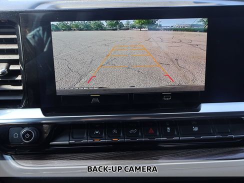 Used 2023 Chevrolet Silverado 1500 LT AWD/4WD image 3