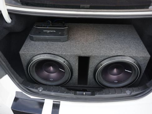 Used 2011 BMW 535i xDrive Sedan image 15