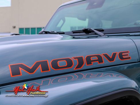 Used 2024 Jeep Gladiator Mojave image 3