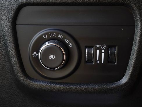 Used 2021 Jeep Grand Cherokee L Limited image 11