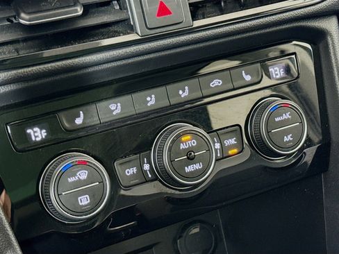 Used 2023 Volkswagen Taos SEL image 21