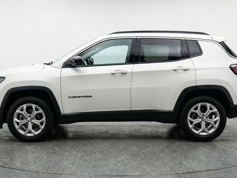 Used 2025 Jeep Compass Latitude image 5