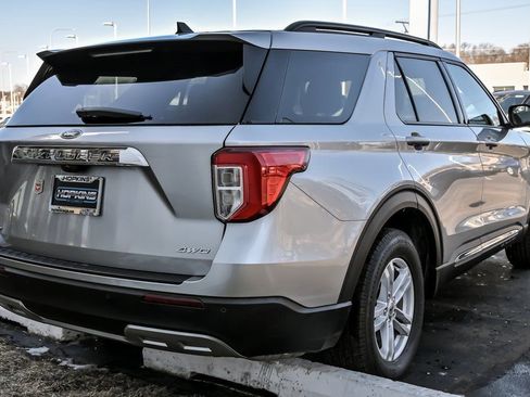 Used 2023 Ford Explorer XLT w/ Equipment Group 202A image 8