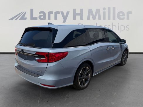 Used 2024 Honda Odyssey Elite image 5