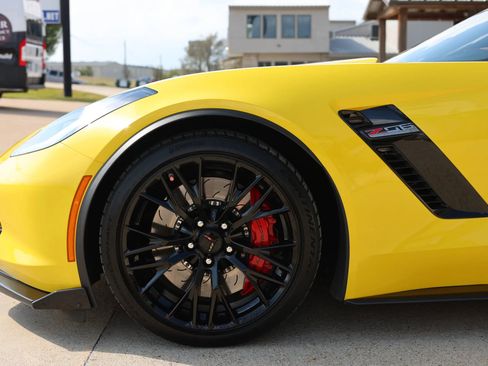 Used 2016 Chevrolet Corvette Z06 w/ 2LZ Preferred Equipment Group image 13