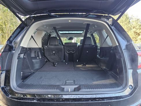 Used 2023 Honda Pilot Touring image 17