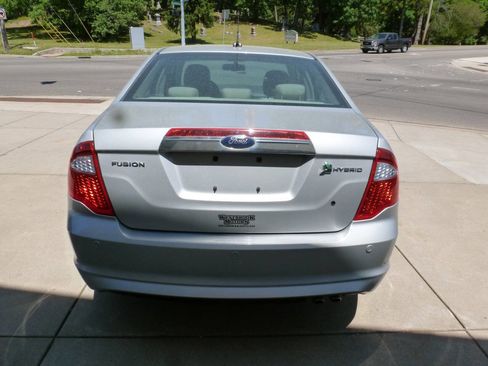 Used 2010 Ford Fusion Hybrid FWD image 8
