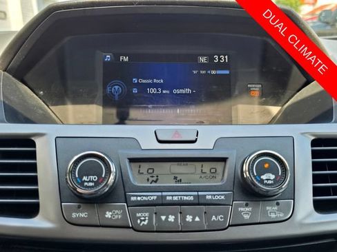 Used 2016 Honda Odyssey SE image 19