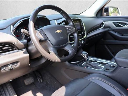 Used 2021 Chevrolet Traverse LT AWD/4WD image 12