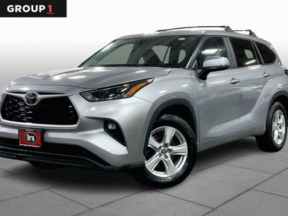 Used 2023 Toyota Highlander LE