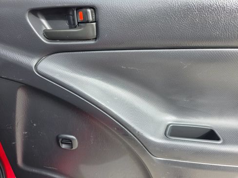 Used 2004 Toyota Matrix FWD image 30
