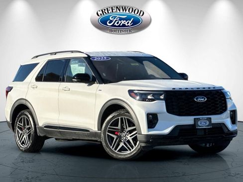 Certified 2025 Ford Explorer ST-Line w/ ST-Line Street Pack image 1