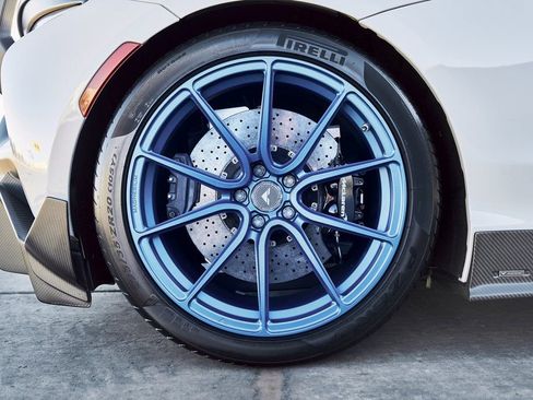 Used 2023 McLaren Artura RWD image 30