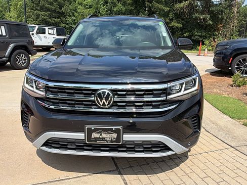 Used 2023 Volkswagen Atlas SE AWD/4WD image 3