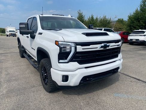 Used 2024 Chevrolet Silverado 2500 LTZ w/ LTZ Plus Package AWD/4WD image 3