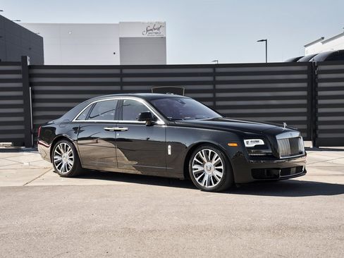 Used 2019 Rolls-Royce Ghost Base image 11