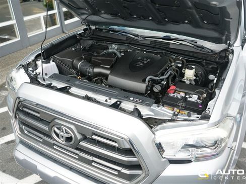 Used 2017 Toyota Tacoma Limited w/ Tow Package AWD/4WD image 13