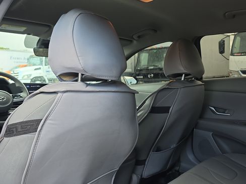Used 2022 Hyundai Elantra SEL FWD image 12