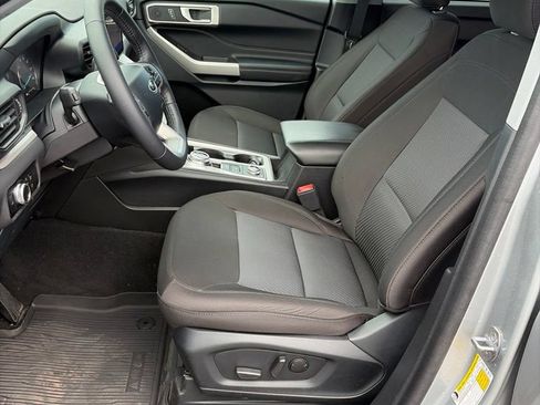 Used 2023 Ford Explorer XLT AWD/4WD image 14
