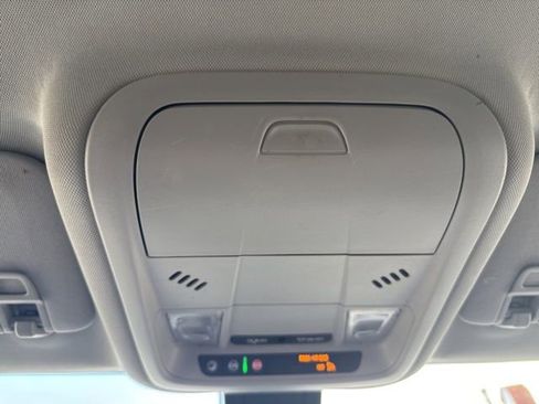 Used 2023 Chevrolet Equinox LT image 30