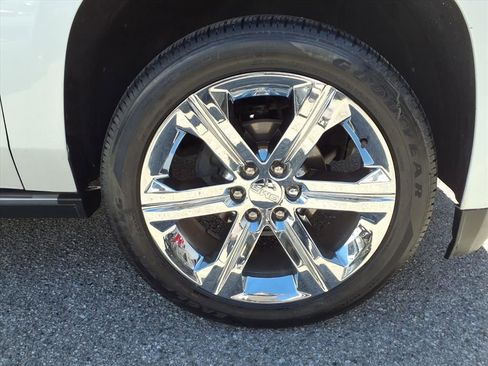 Used 2020 GMC Yukon Denali w/ Denali Premium Package image 4