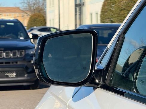 New 2026 Jeep Grand Cherokee Limited image 13