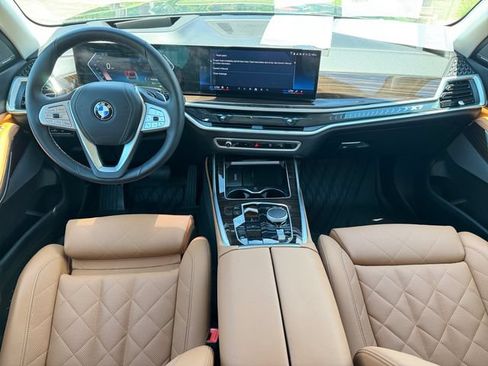 Certified 2025 BMW X7 xDrive40i AWD/4WD image 15