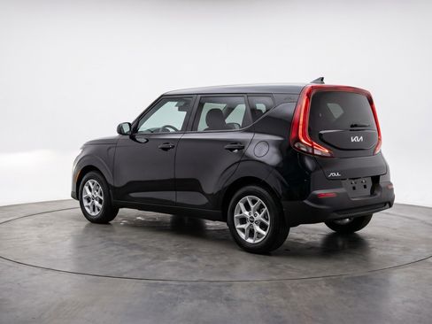 Used 2025 Kia Soul LX FWD image 6