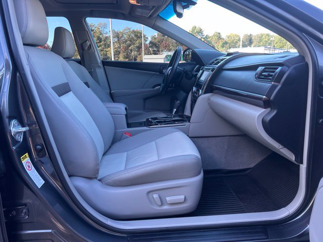 Used 2012 Toyota Camry XLE w/ Leather Pkg FWD image 31