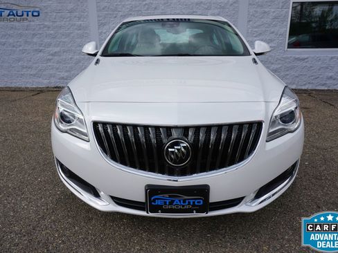 Used 2016 Buick Regal Premium w/ Driver Confidence Package #2 FWD image 2