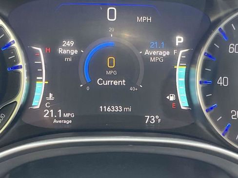 Used 2021 Chrysler Pacifica Touring-L FWD image 24