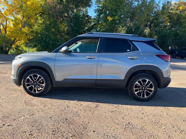 Used 2026 Chevrolet TrailBlazer LT w/ Convenience Package AWD/4WD image 2