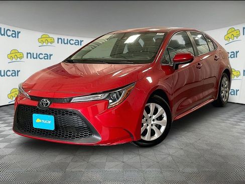 Used 2020 Toyota Corolla LE FWD image 3