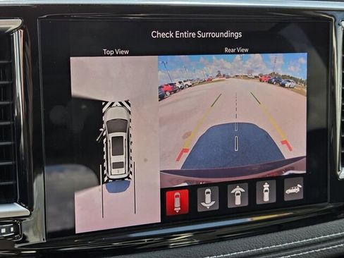 Used 2022 Chrysler Pacifica Limited image 22