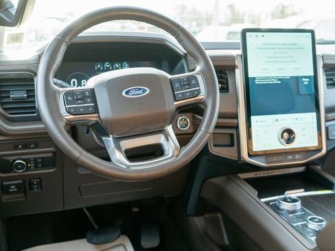 Used 2022 Ford Expedition King Ranch image 19
