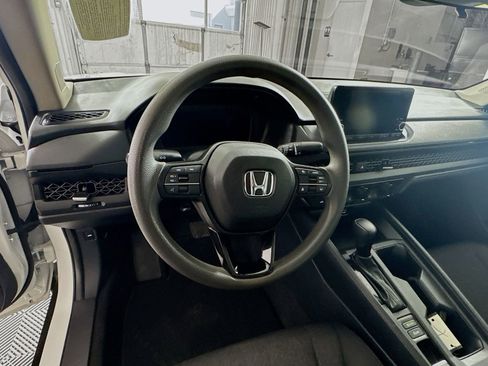 Used 2023 Honda Accord EX image 8