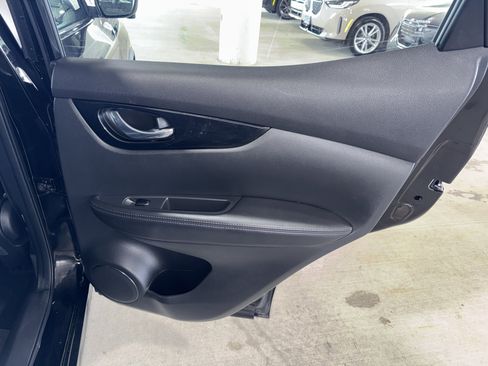 Used 2017 Nissan Rogue Sport SL w/ SL Premium Package image 11