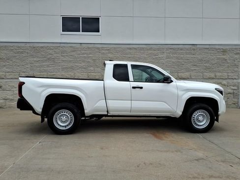 Used 2025 Toyota Tacoma SR RWD image 4