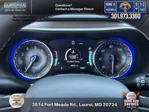Used 2024 Chrysler Pacifica Touring-L FWD image 10