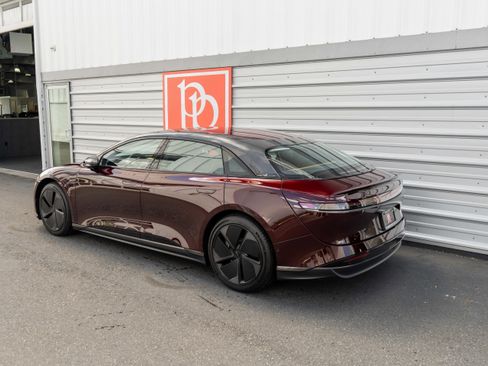 Used 2023 Lucid Air Touring AWD/4WD image 41