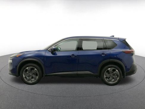 Used 2025 Nissan Rogue SV AWD/4WD image 4