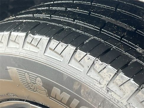 Used 2024 Jeep Grand Cherokee Altitude image 8