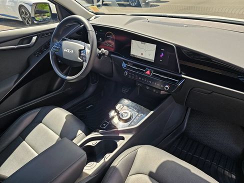 Certified 2023 Kia Niro Wave w/ Wave Preserve Package FWD image 31